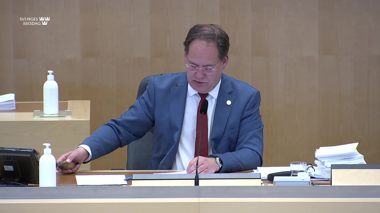 Stillbild från debatten i kammaren