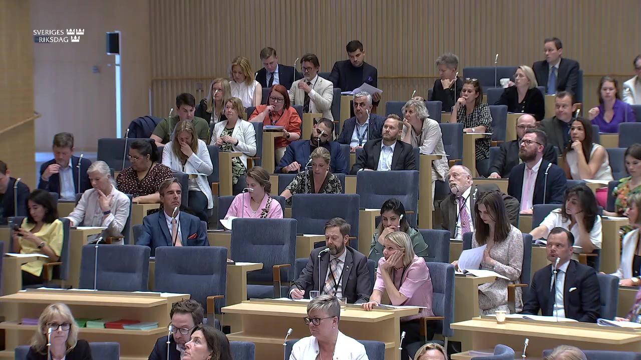 Stillbild från Beslut: Beslut: Vägtrafik- och fordonsfrågor