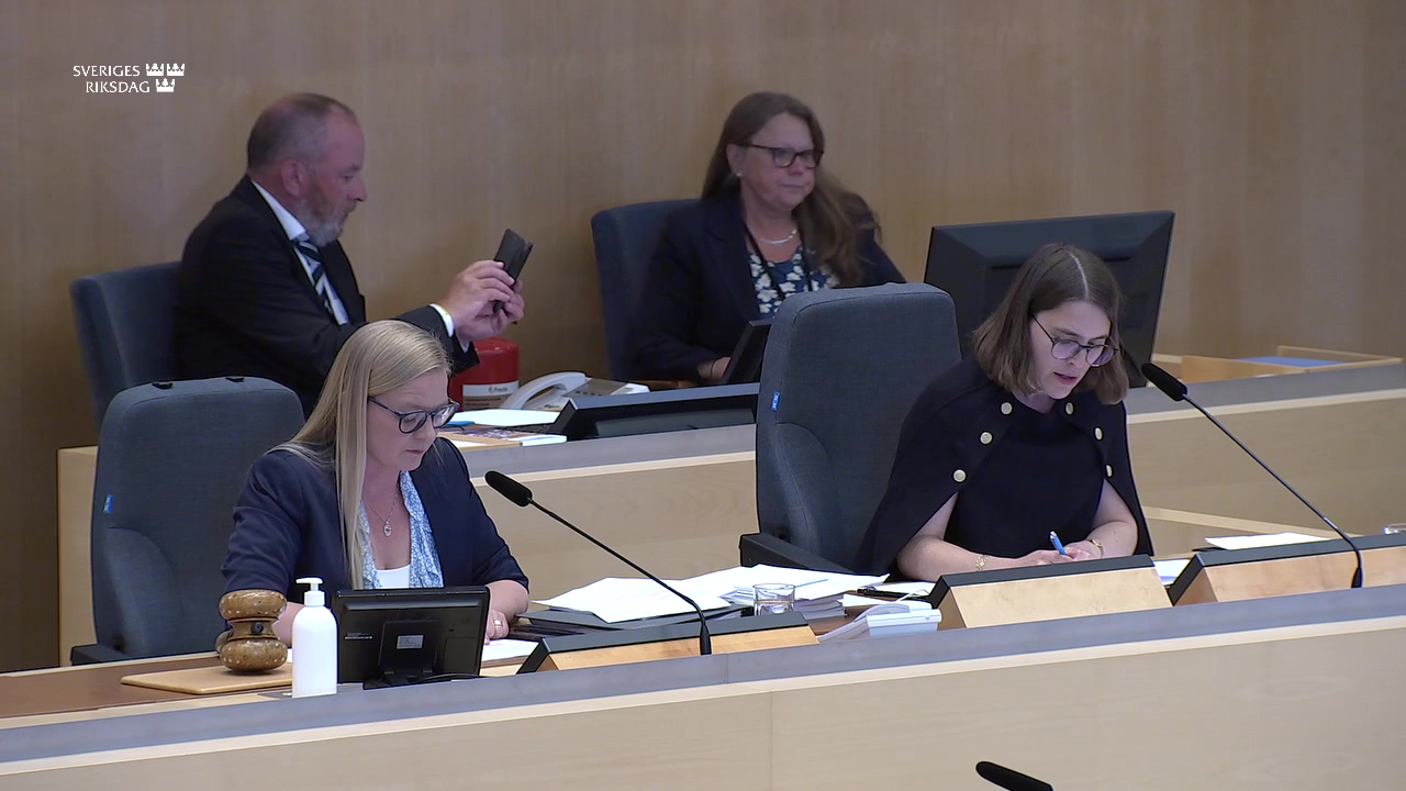 Stillbild från debatten i kammaren
