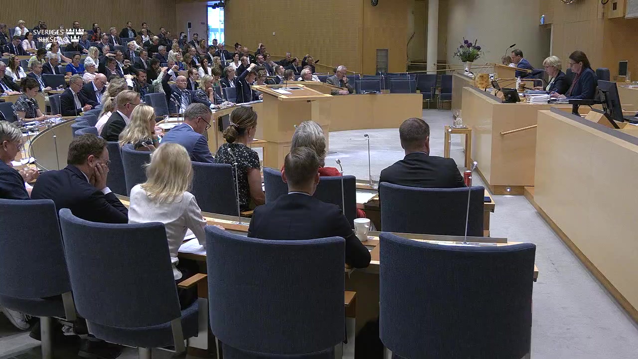 Stillbild från debatten i kammaren