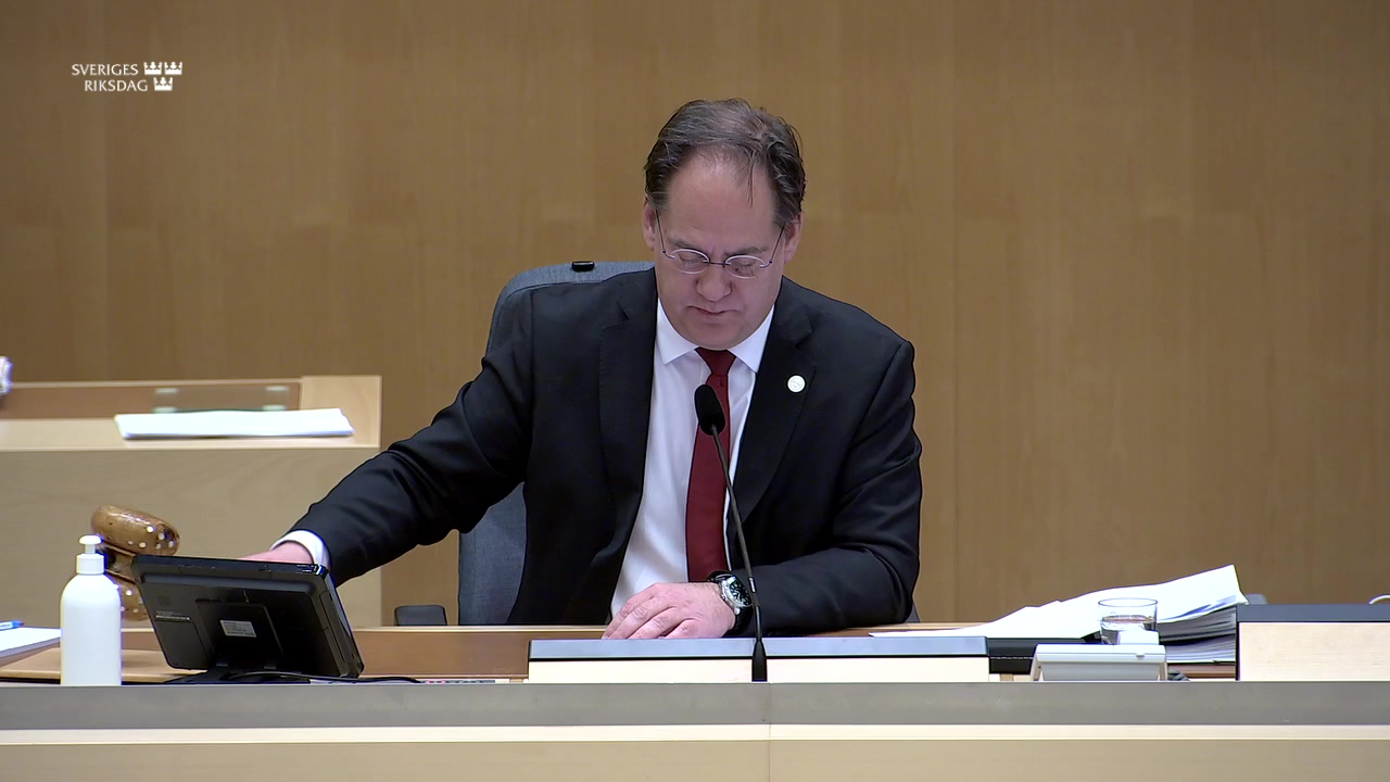 Stillbild från debatten i kammaren