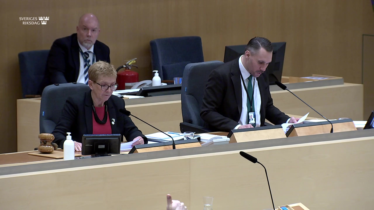 Stillbild från debatten i kammaren