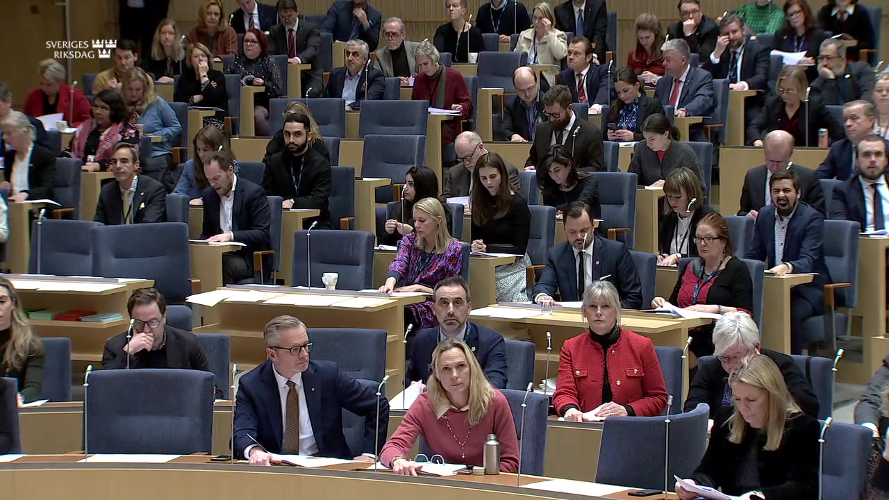 Stillbild från debatten i kammaren