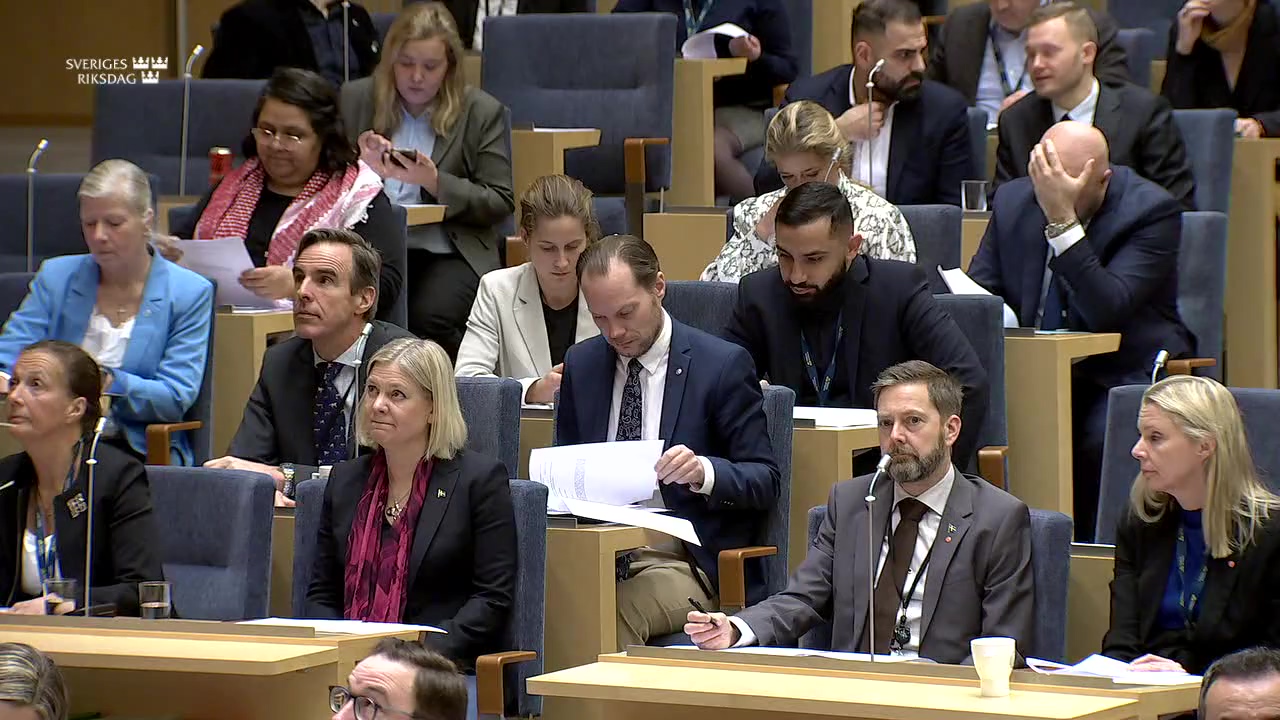 Stillbild från debatten i kammaren