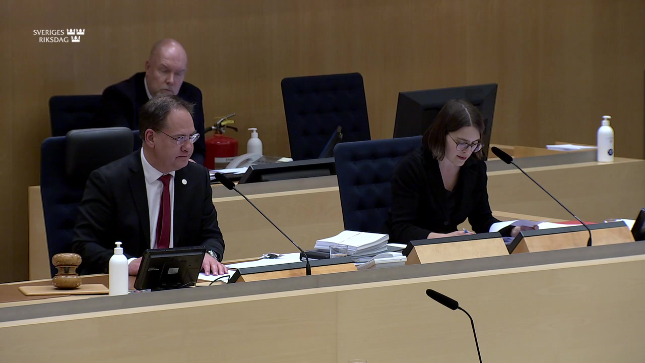 Stillbild från debatten i kammaren