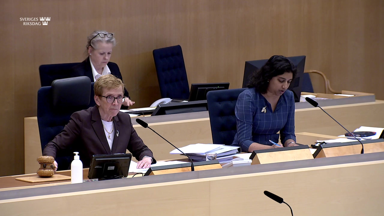 Stillbild från debatten i kammaren