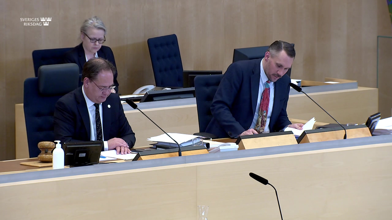 Stillbild från debatten i kammaren