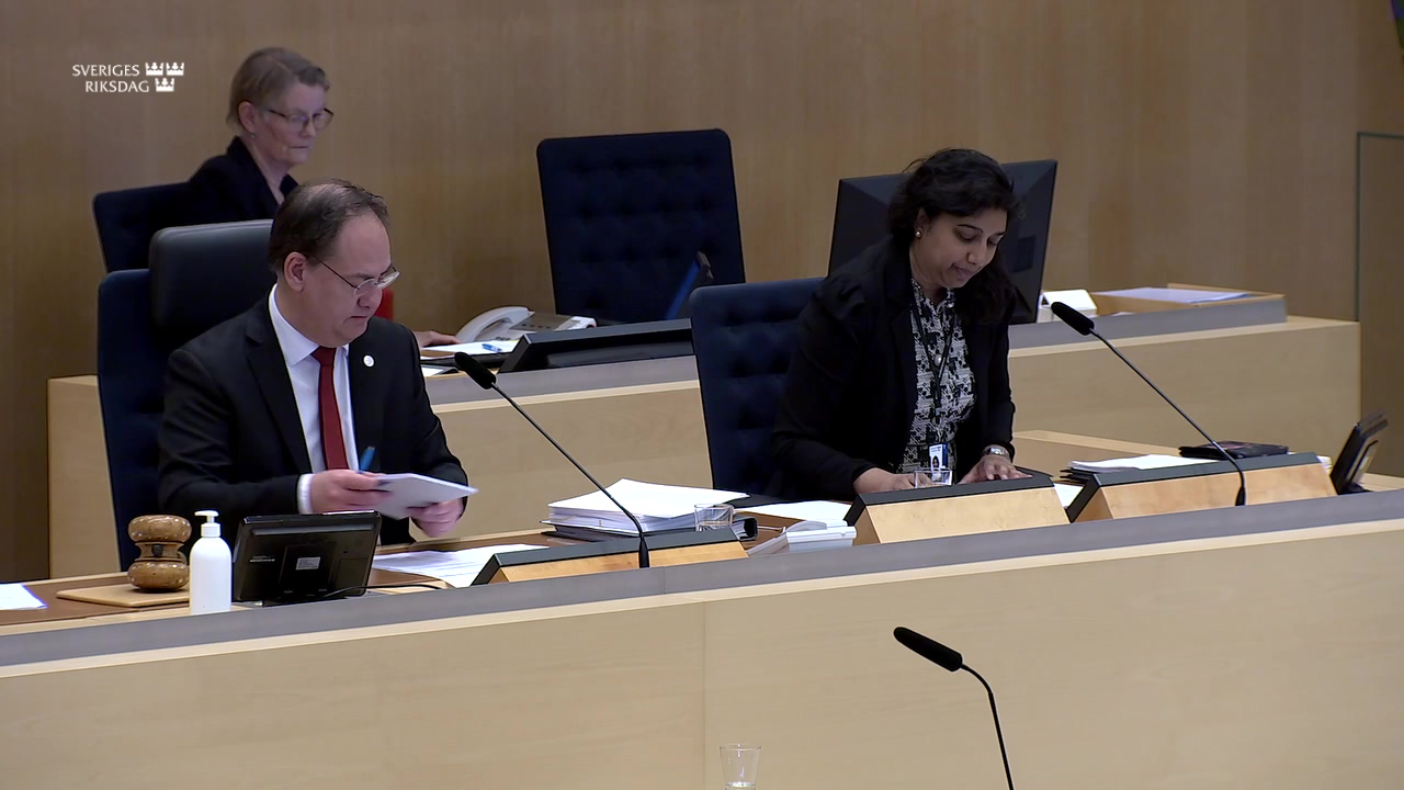 Stillbild från debatten i kammaren