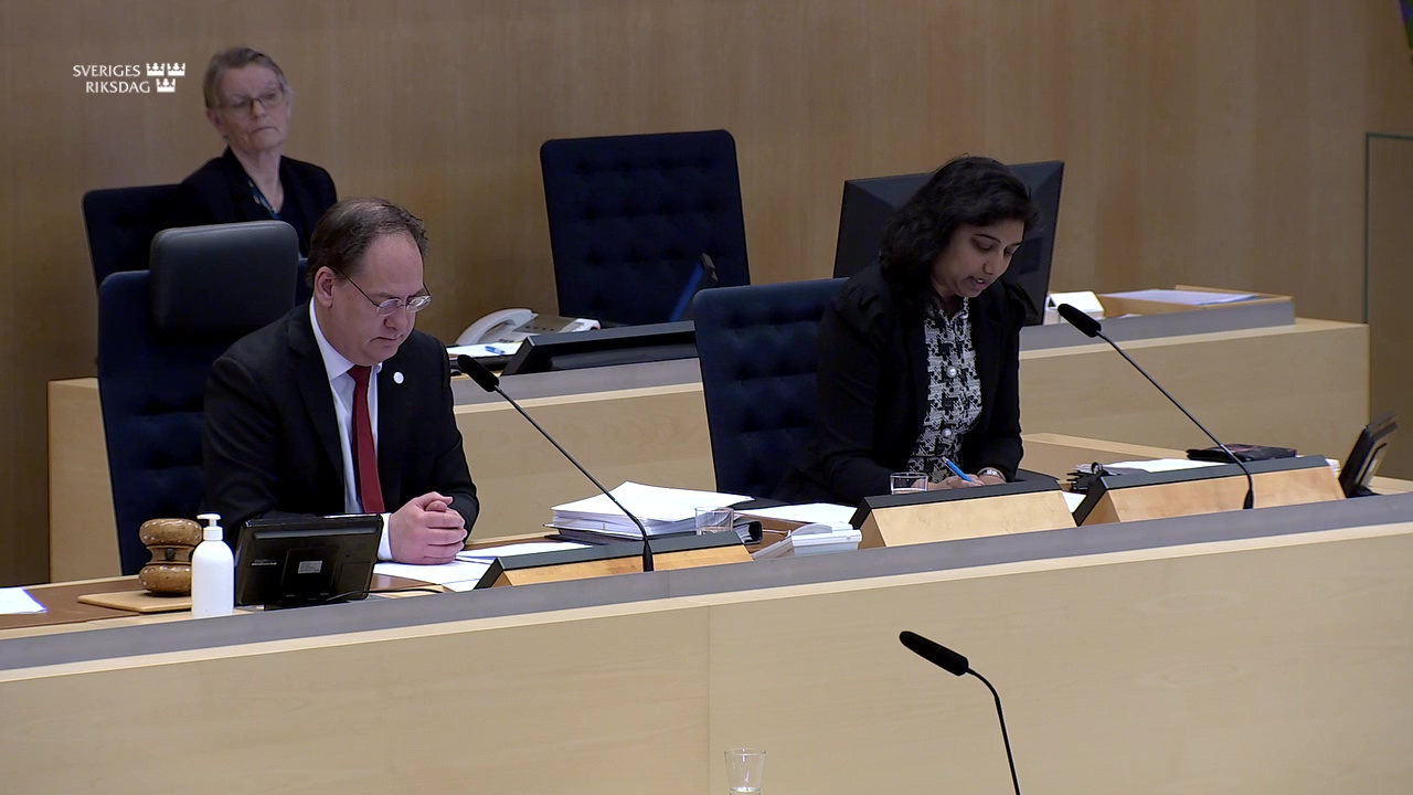 Stillbild från debatten i kammaren