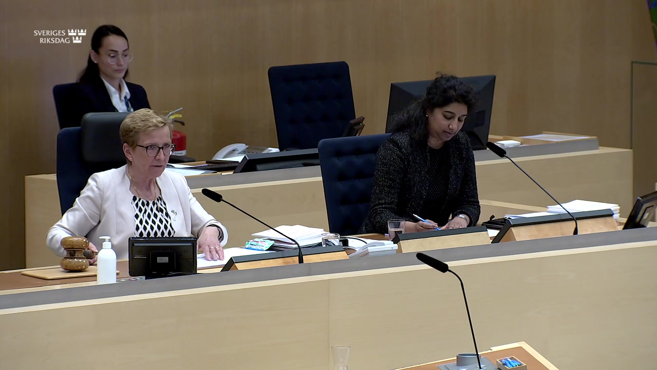 Stillbild från debatten i kammaren