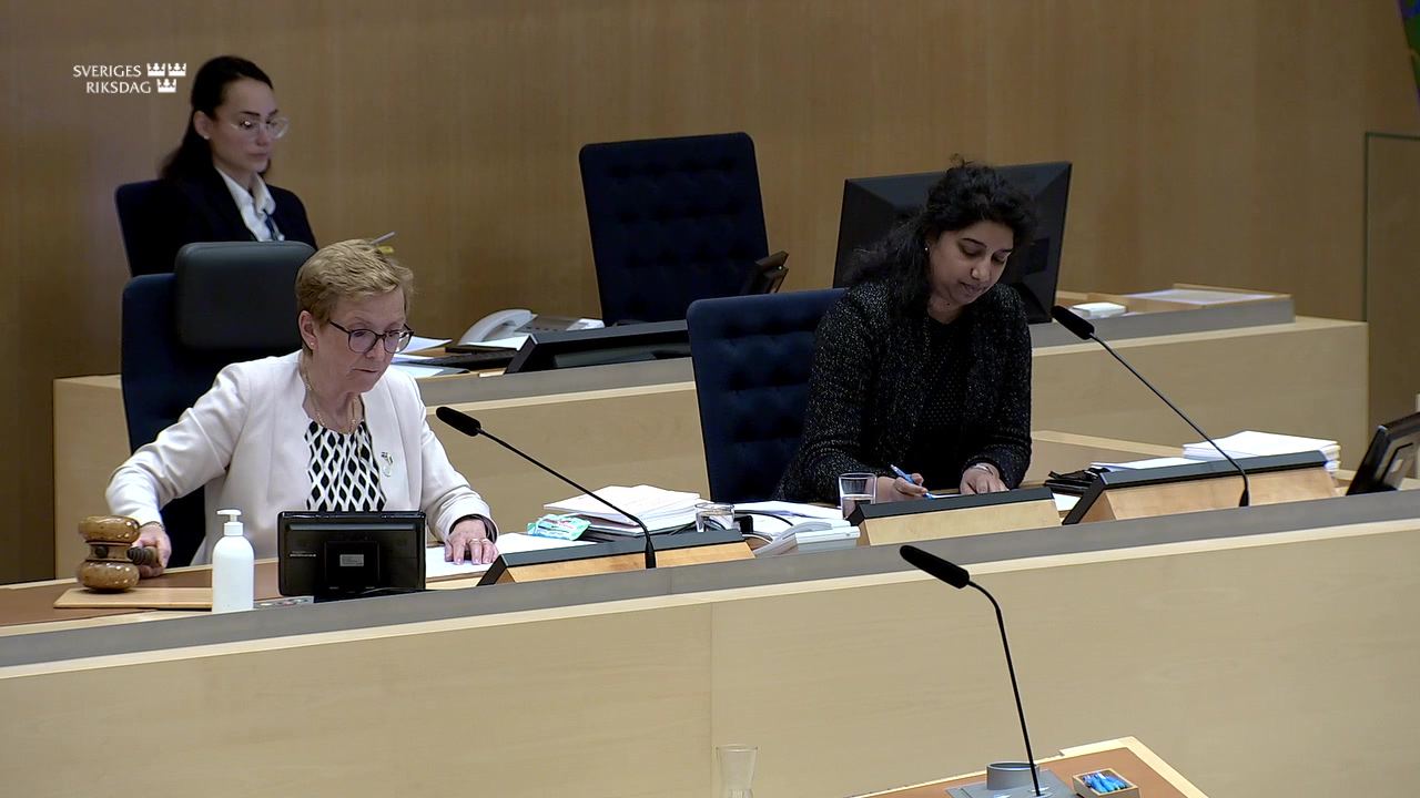 Stillbild från debatten i kammaren