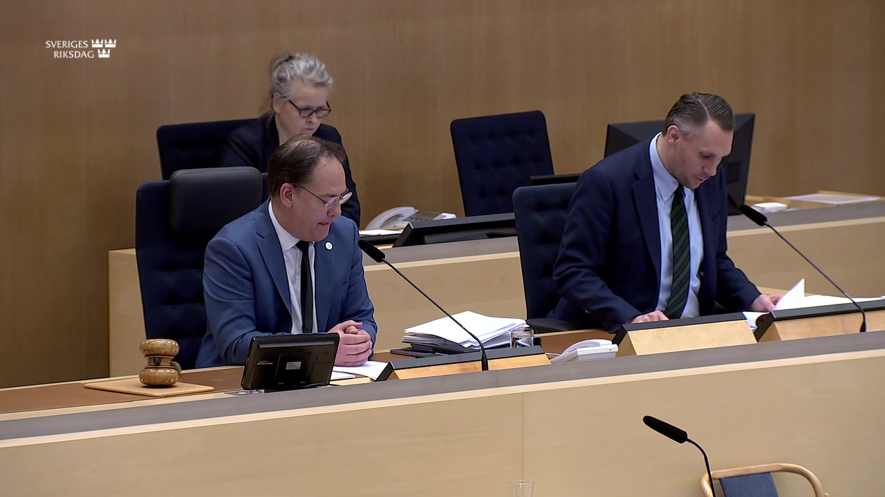 Stillbild från debatten i kammaren