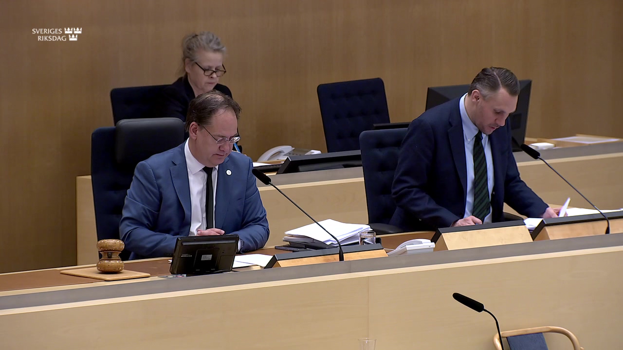 Stillbild från debatten i kammaren