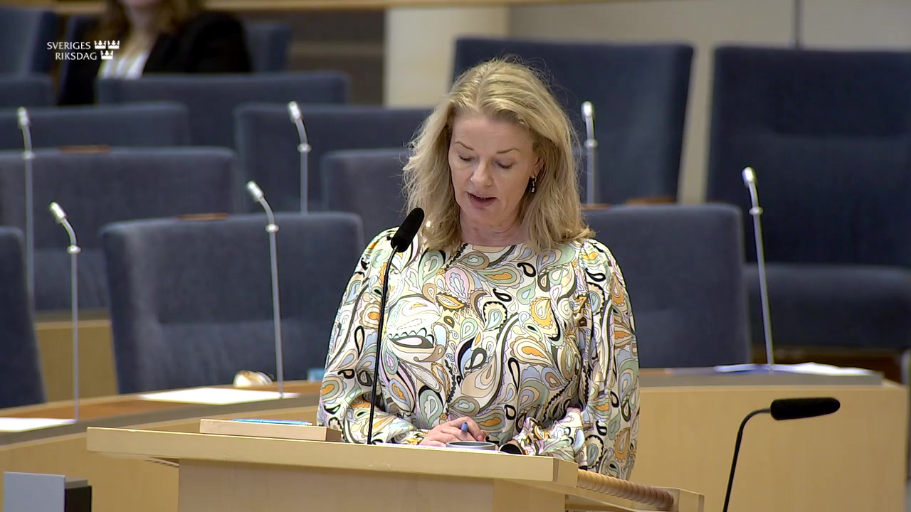 Totalt mobilförbud i grundskolan (Interpellationsdebatt 16 april 2024) | Sveriges riksdag