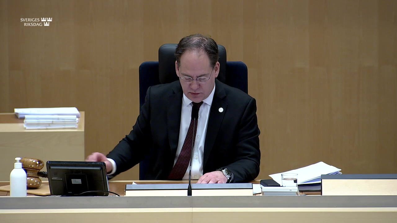 Stillbild från debatten i kammaren