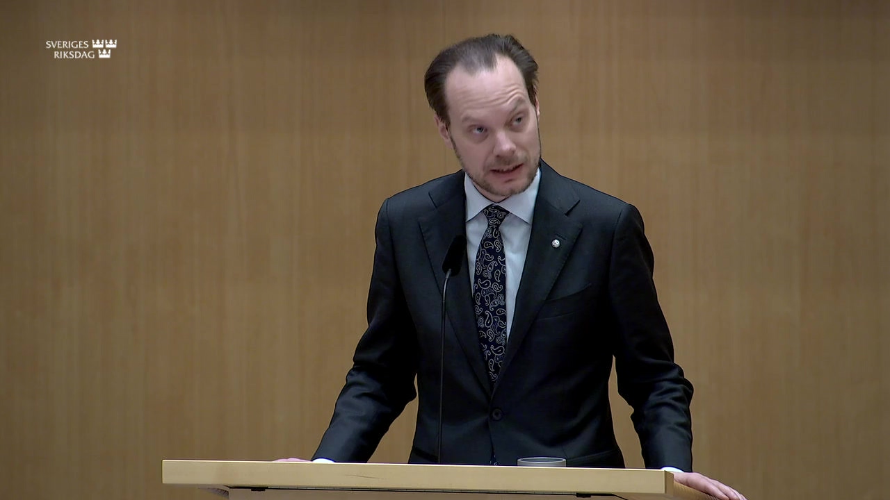 Riksrevisionens rapport om reduktionsplikten för bensin och diesel (Debatt om förslag 14 mars 2024) | Sveriges riksdag