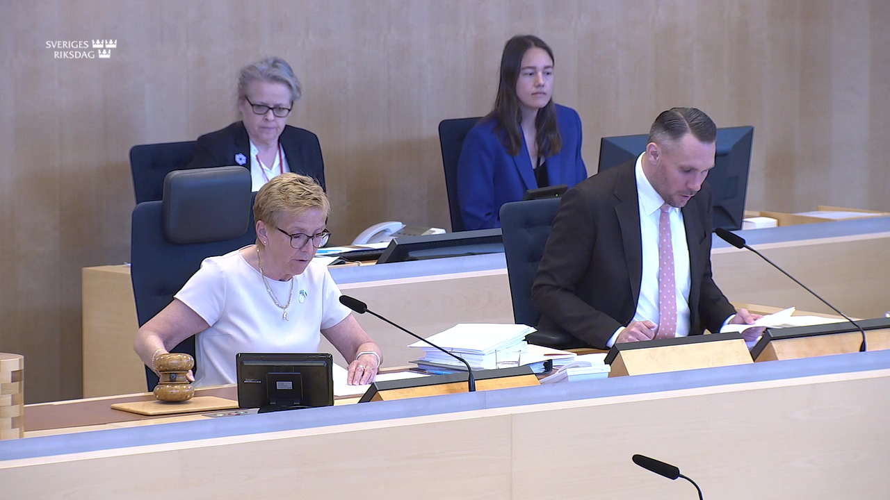Stillbild från debatten i kammaren