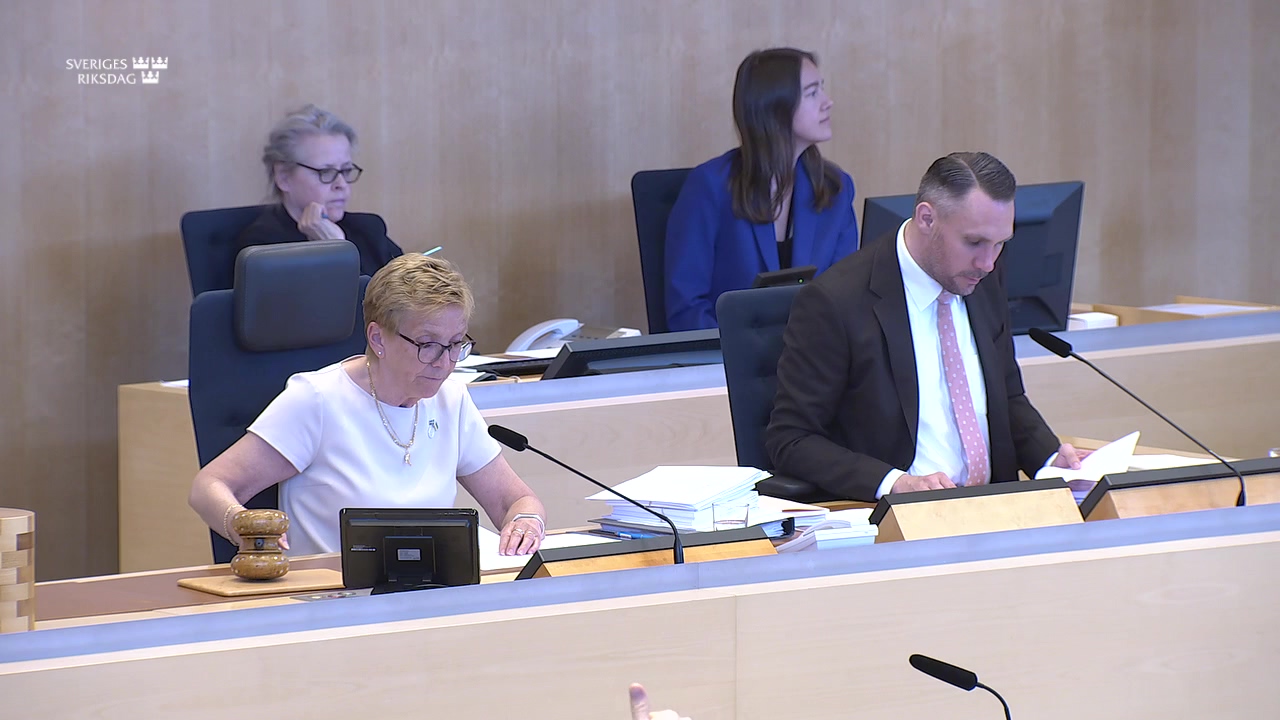 Stillbild från debatten i kammaren
