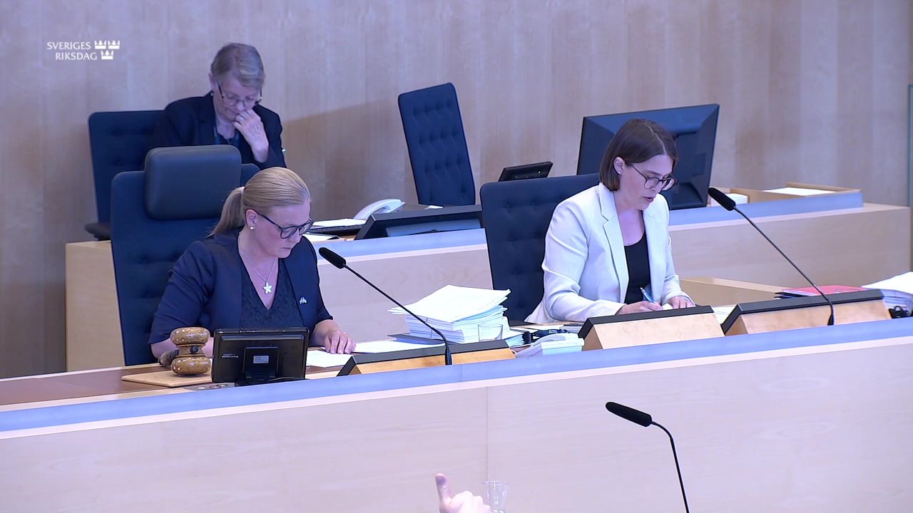Stillbild från debatten i kammaren
