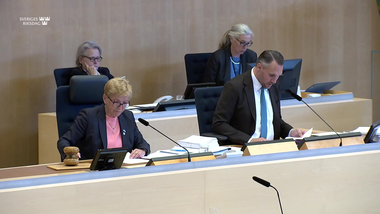 Stillbild från debatten i kammaren