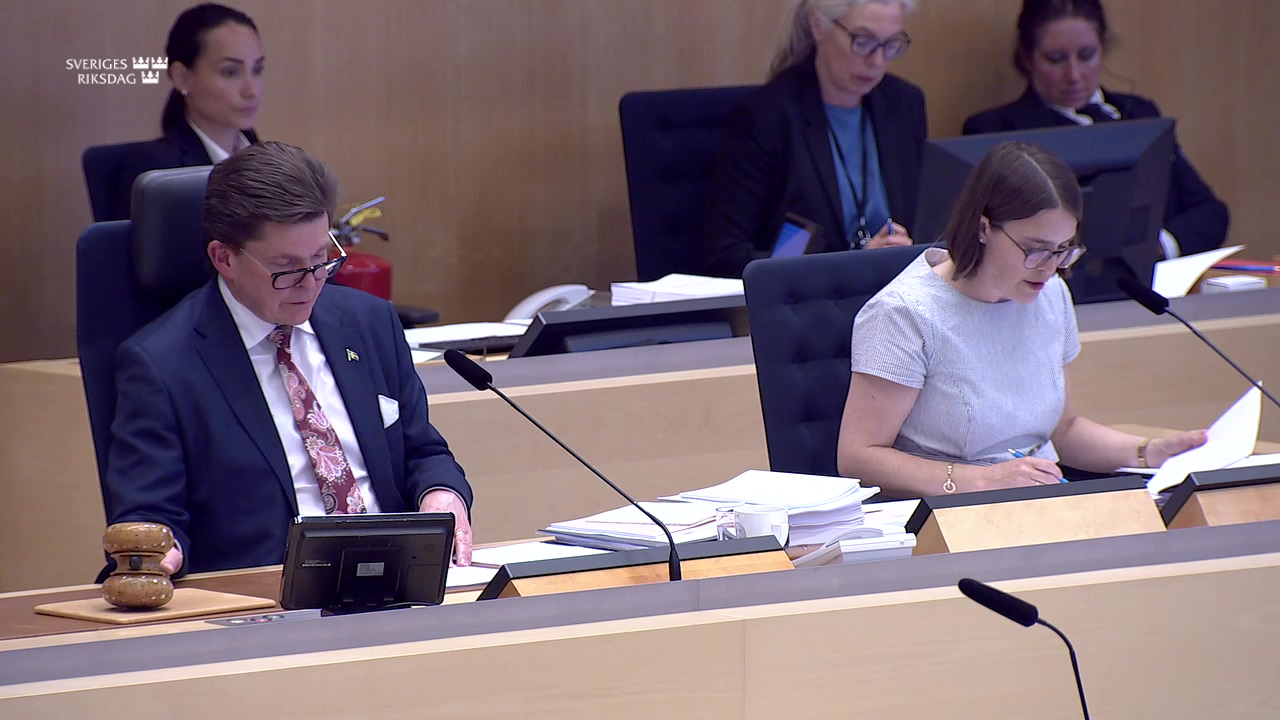 Stillbild från debatten i kammaren