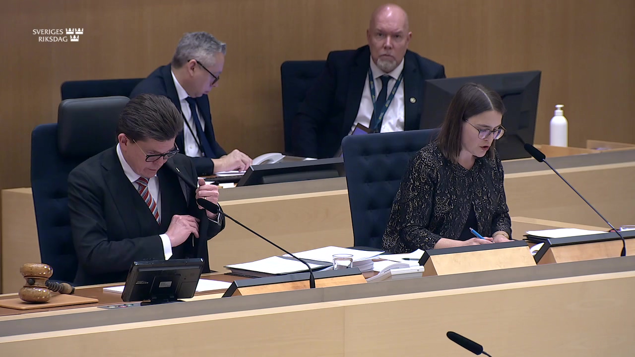Stillbild från debatten i kammaren