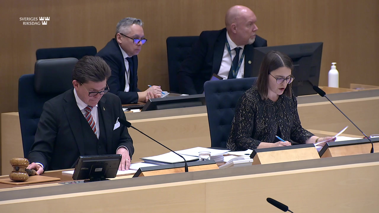 Stillbild från debatten i kammaren