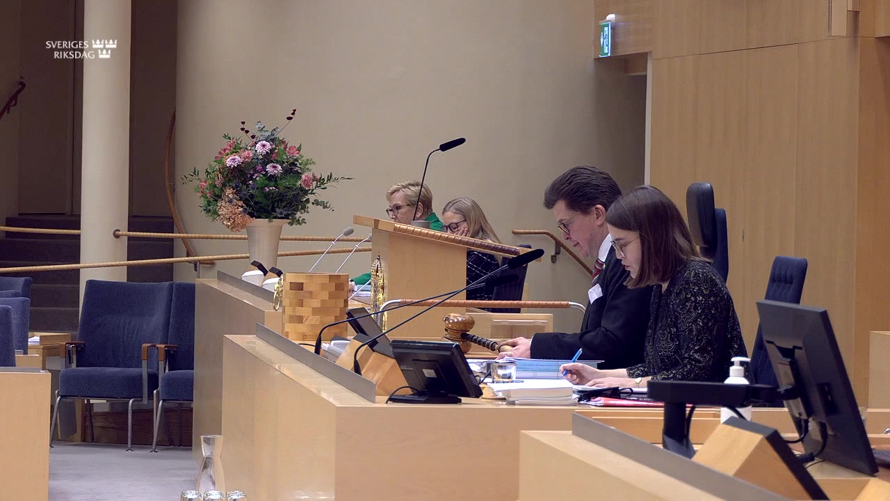 Stillbild från debatten i kammaren