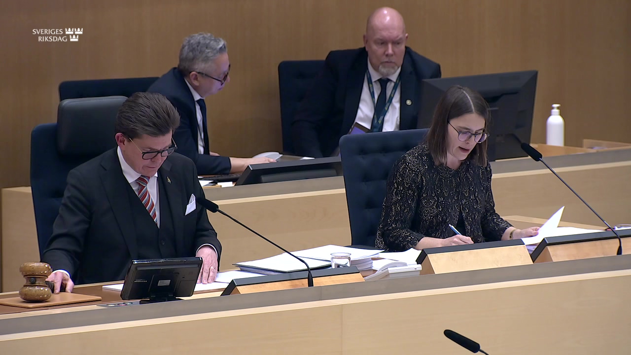 Stillbild från debatten i kammaren