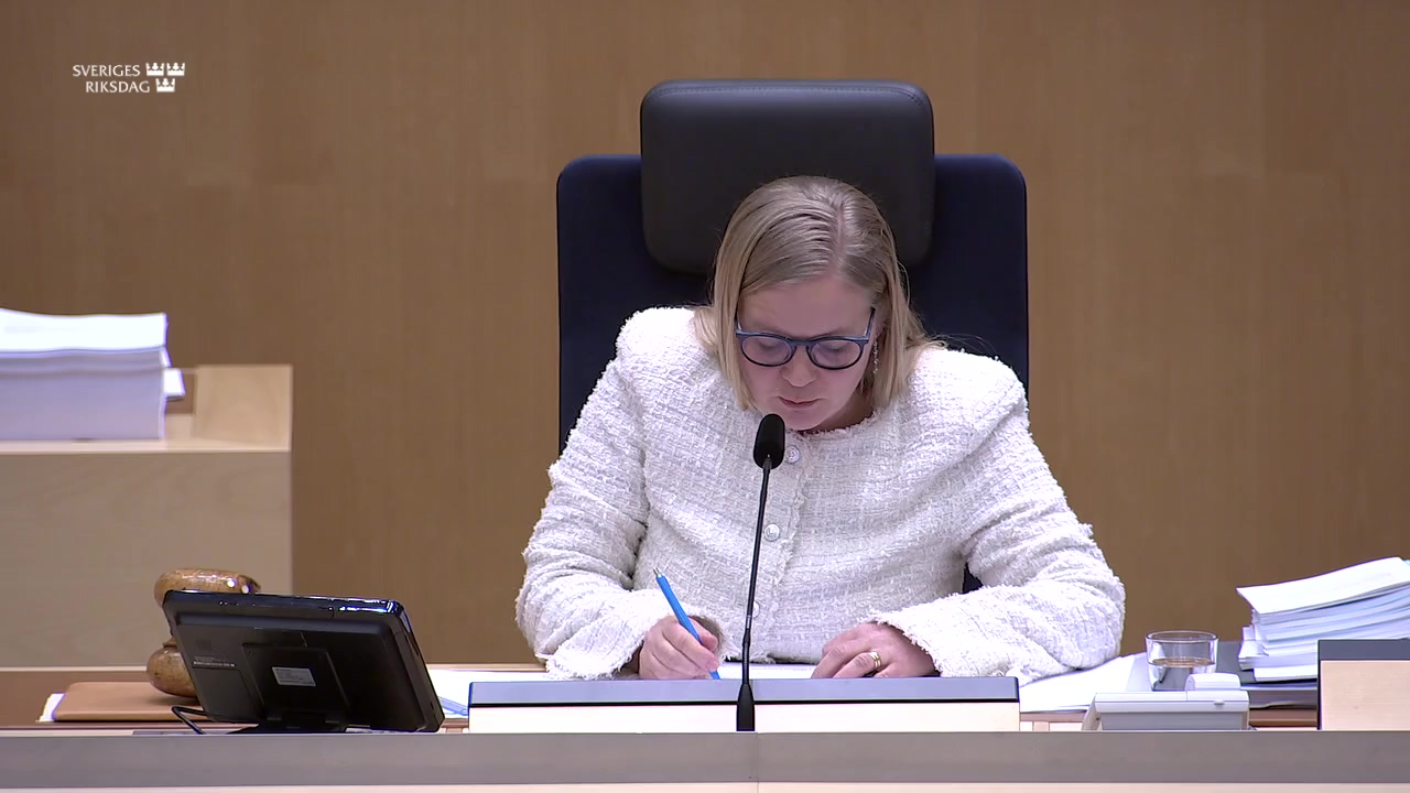 Stillbild från debatten i kammaren