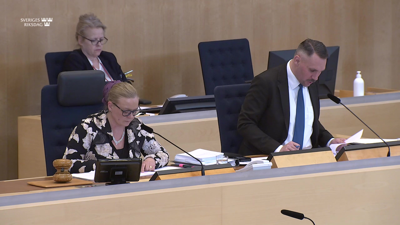 Stillbild från debatten i kammaren