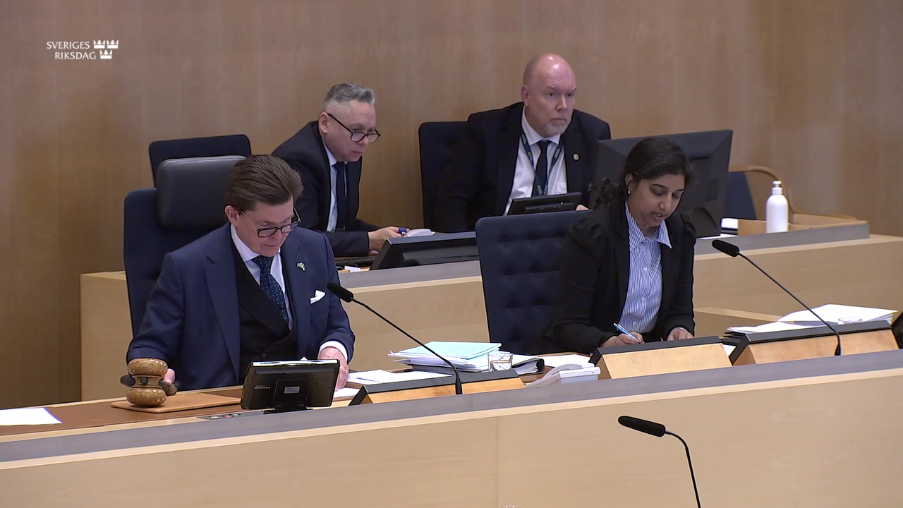 Stillbild från debatten i kammaren