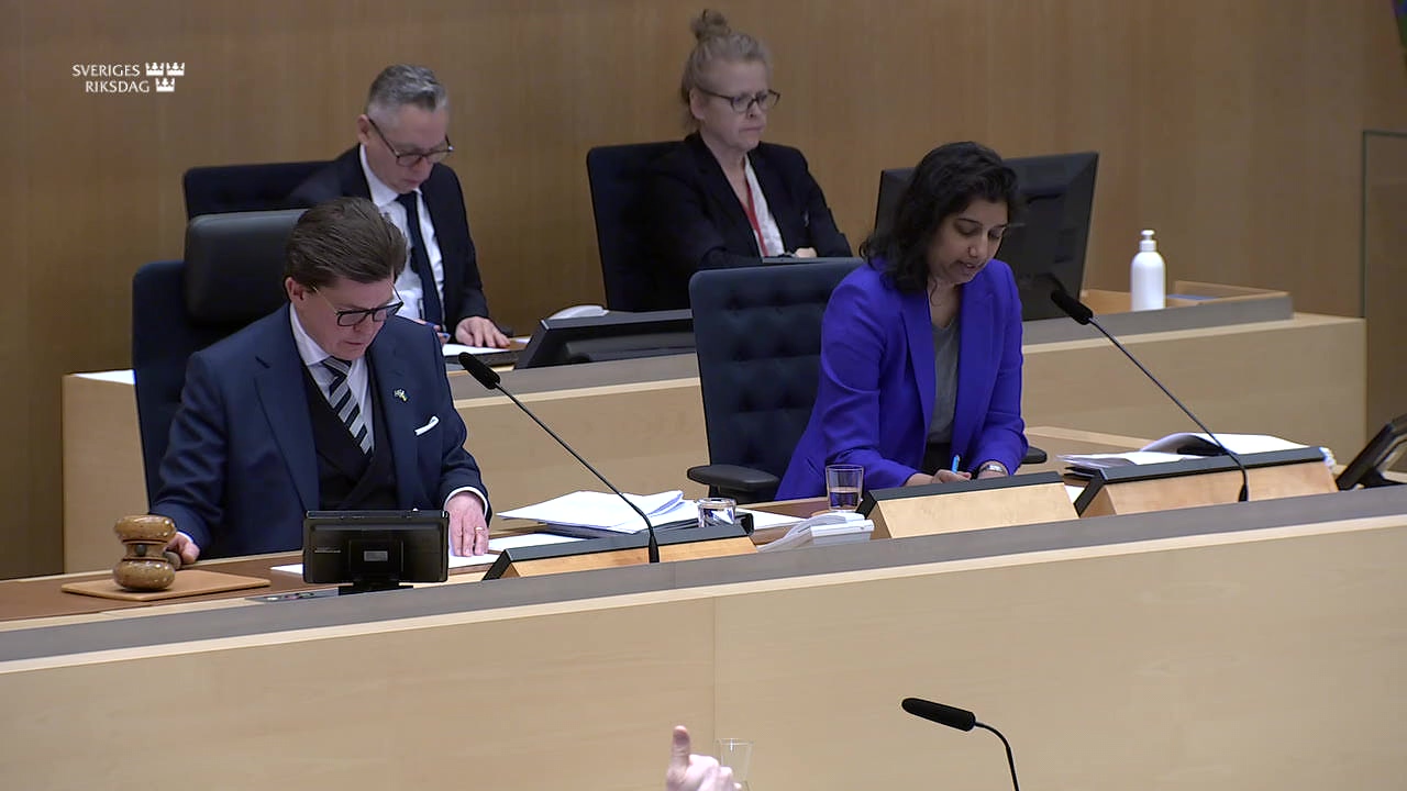 Stillbild från debatten i kammaren