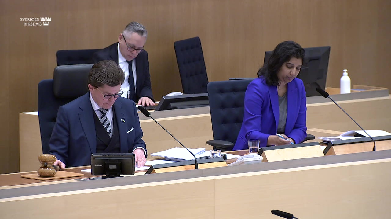 Stillbild från debatten i kammaren