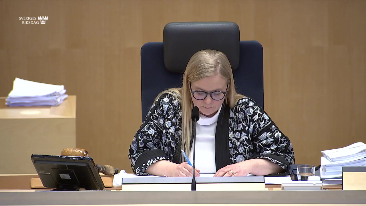 Stillbild från debatten i kammaren