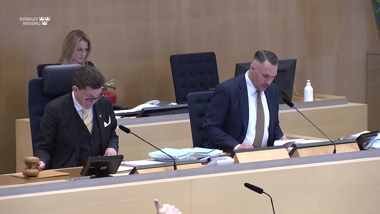 Stillbild från debatten i kammaren