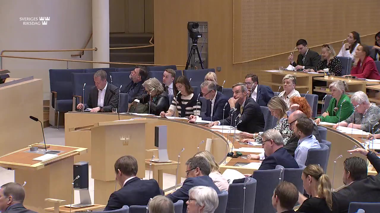 Stillbild från debatten i kammaren
