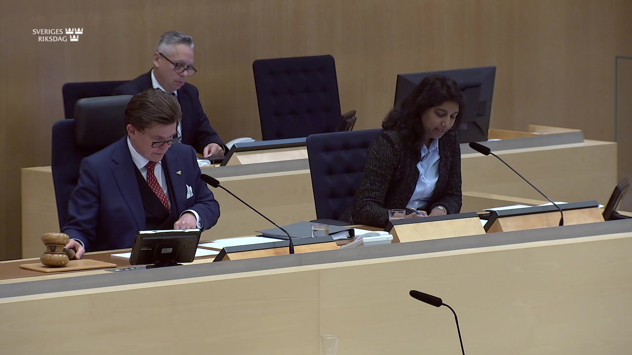 Stillbild från debatten i kammaren