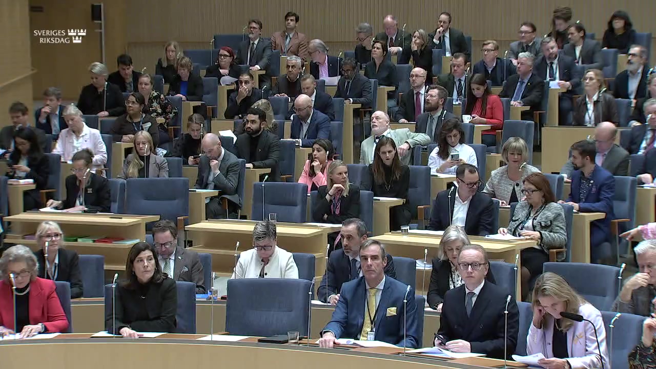 Stillbild från debatten i kammaren