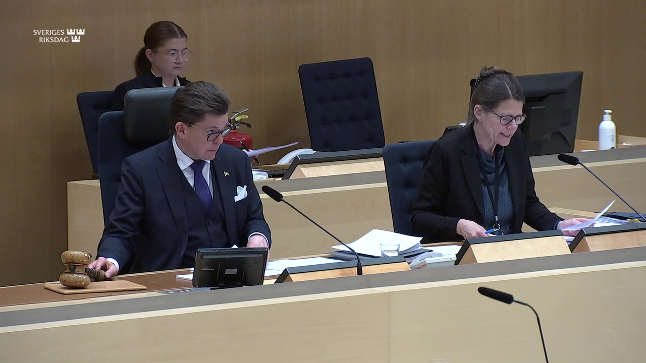 Stillbild från debatten i kammaren