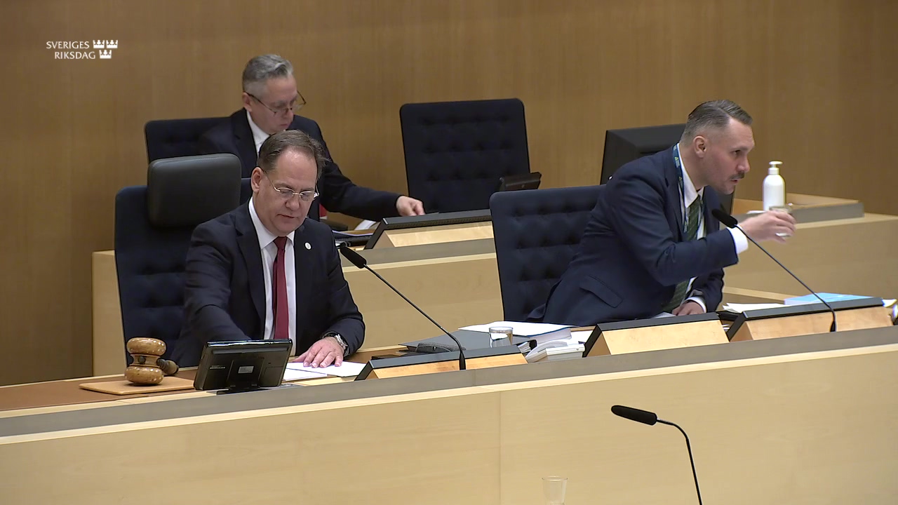 Stillbild från debatten i kammaren