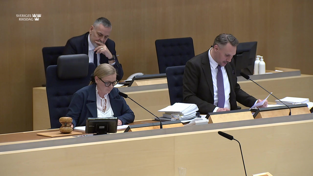 Stillbild från debatten i kammaren