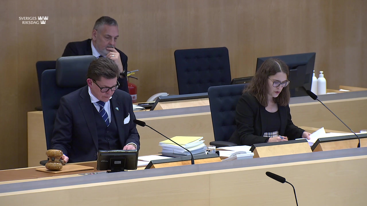 Stillbild från debatten i kammaren