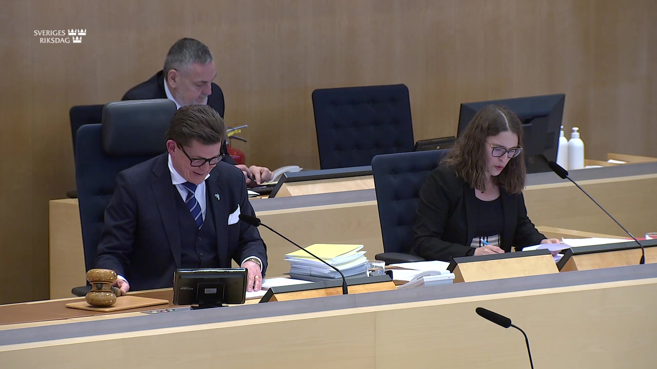 Stillbild från debatten i kammaren