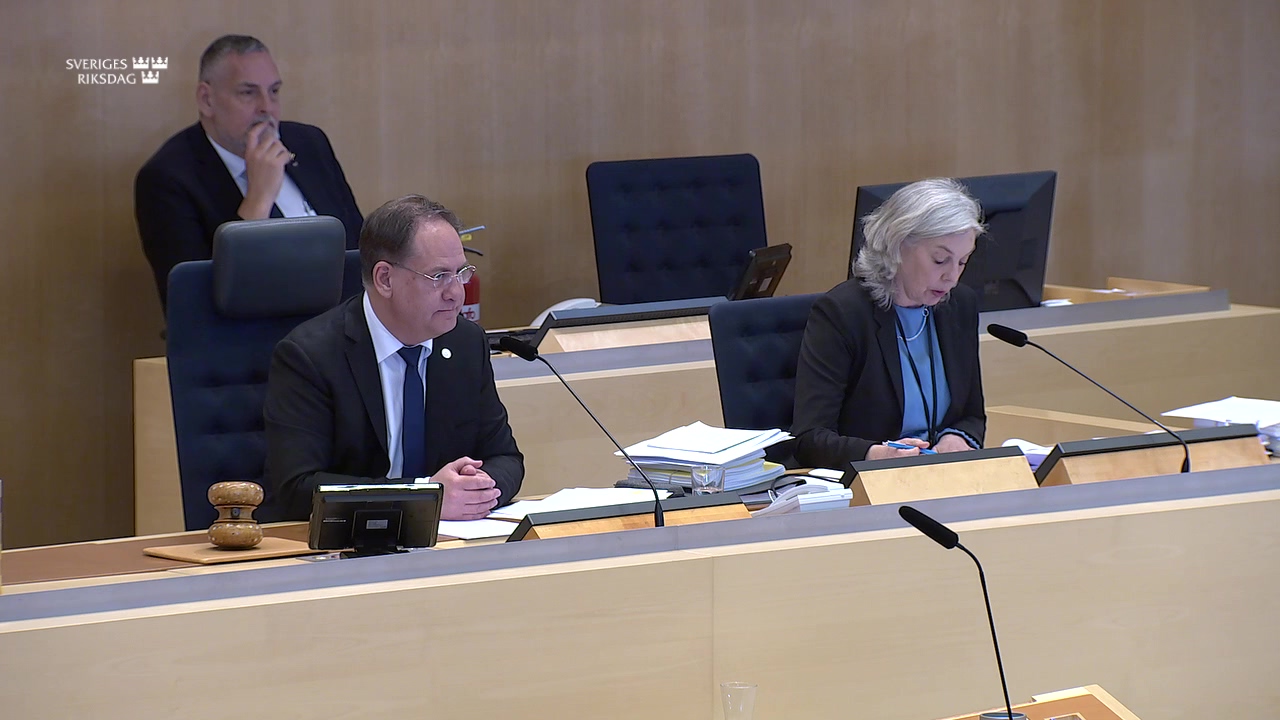 Stillbild från debatten i kammaren