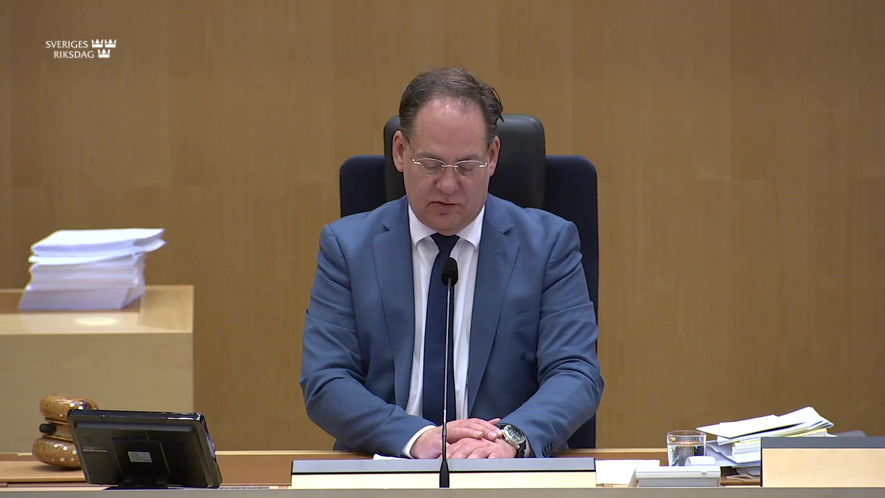 Stillbild från debatten i kammaren