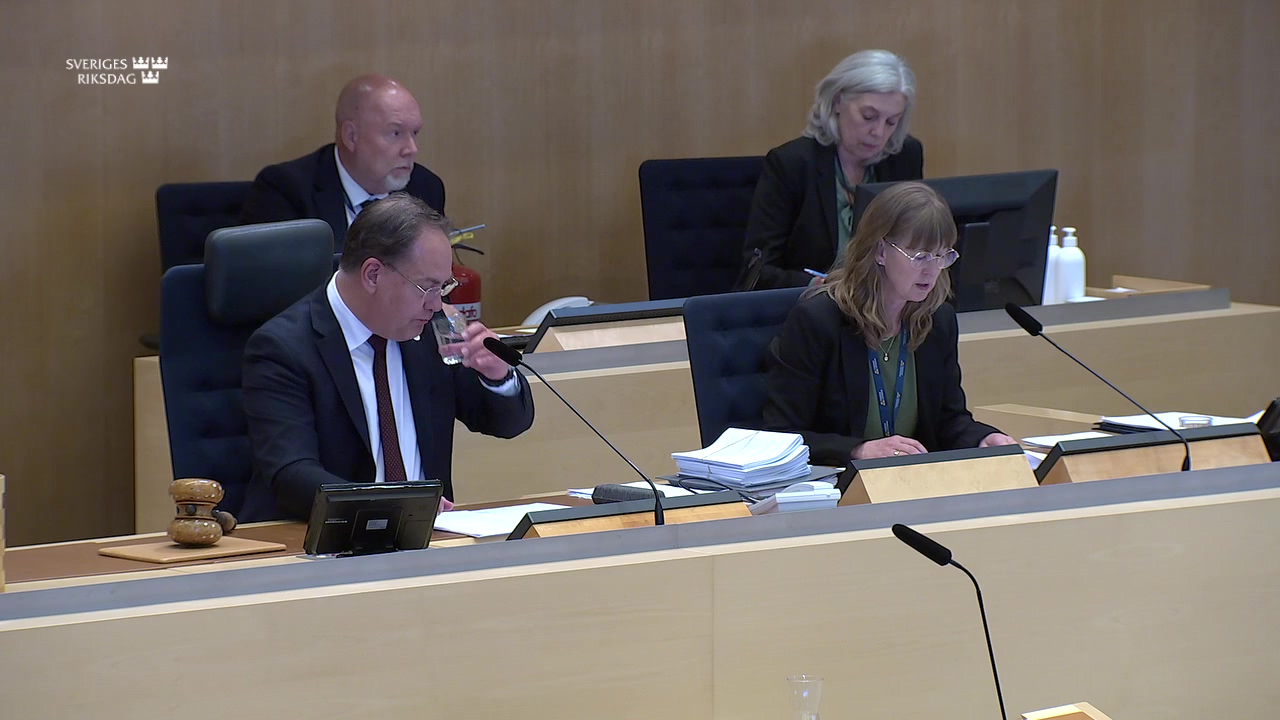 Stillbild från debatten i kammaren