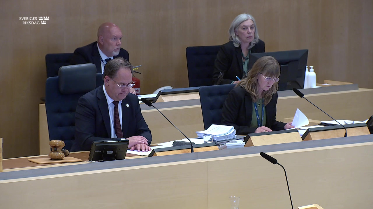 Stillbild från debatten i kammaren
