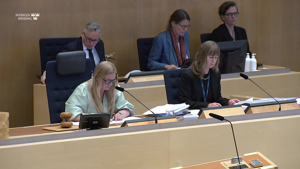 Stillbild från debatten i kammaren