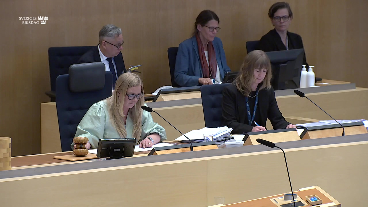 Stillbild från debatten i kammaren